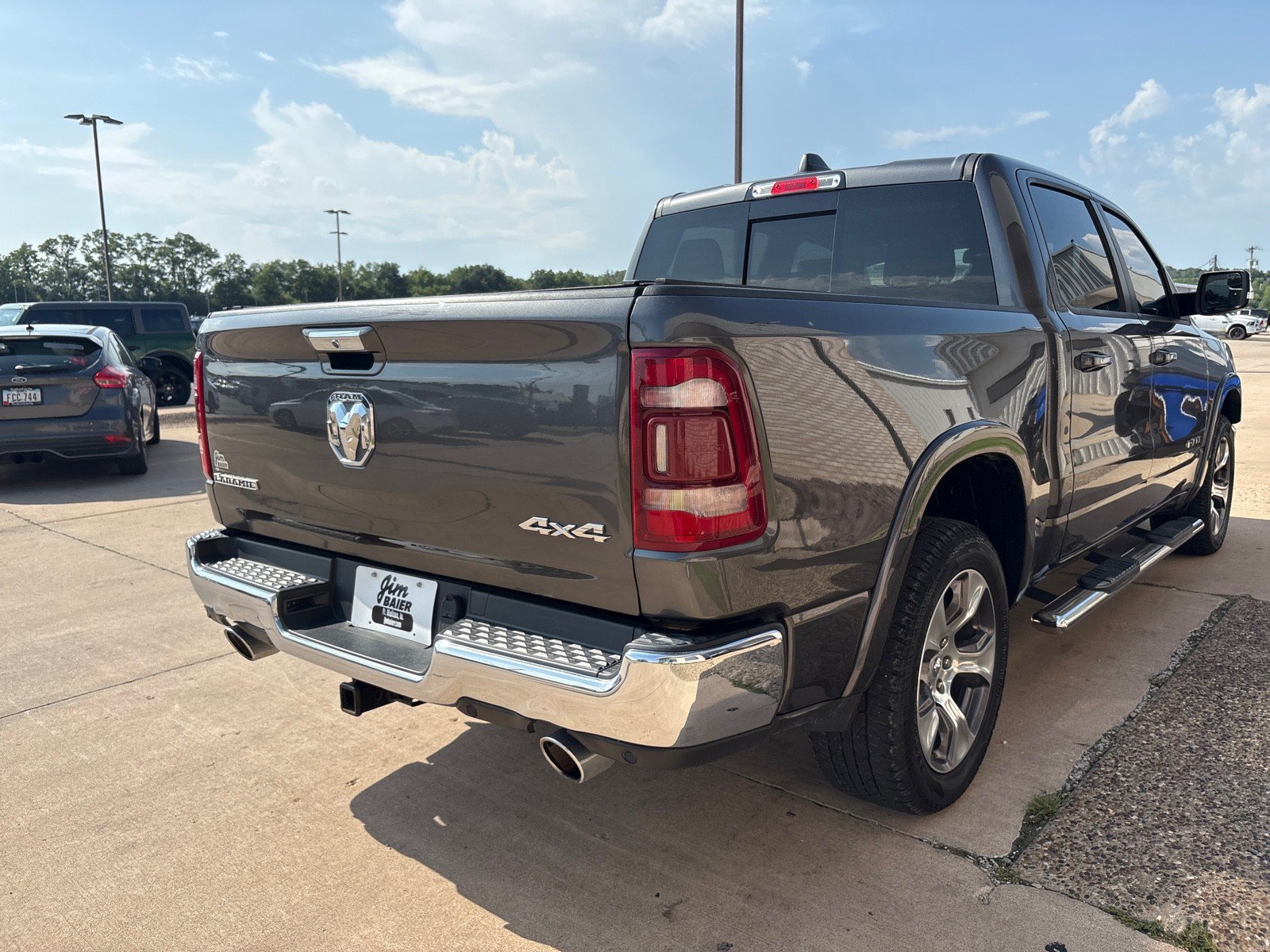 Used 2020 RAM 1500 Laramie AWD/4WD image 9