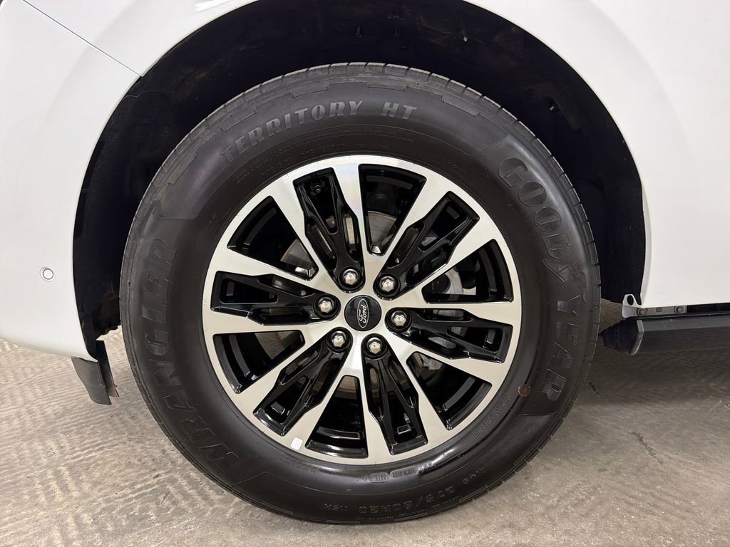 Certified 2025 Ford Expedition Max Platinum AWD/4WD image 14