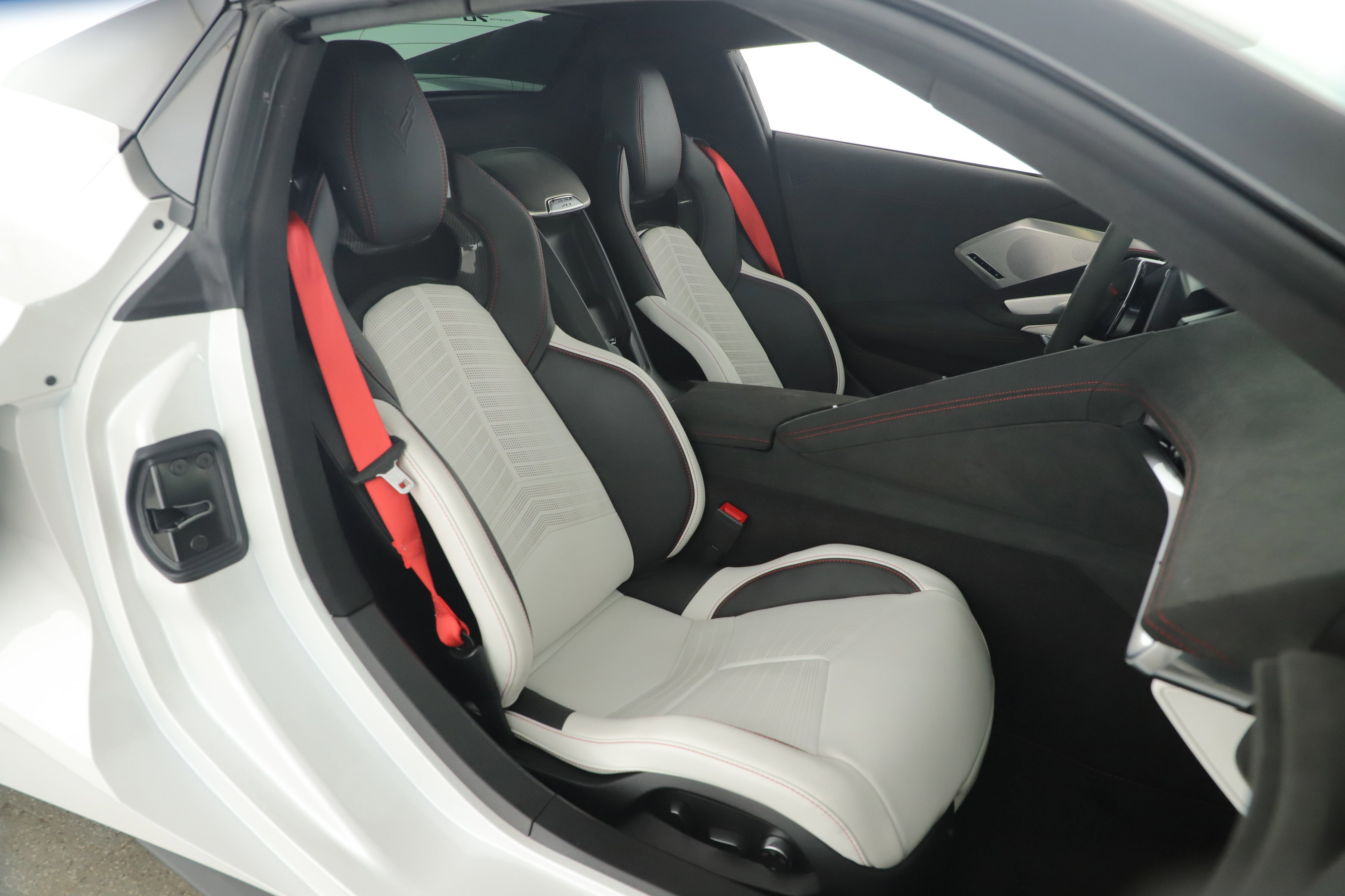 Used 2023 Chevrolet Corvette Stingray Premium Conv w/ Z51 Performance Package image 17