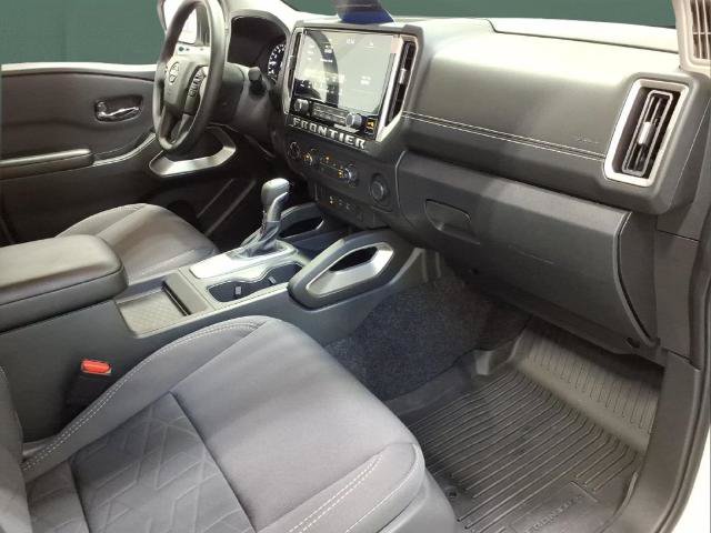 Used 2025 Nissan Frontier SV AWD/4WD image 16