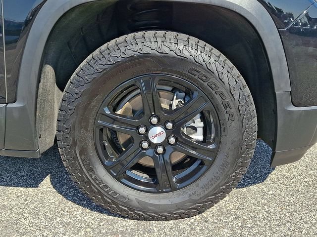 Used 2023 GMC Acadia AT4 w/ Technology Package AWD/4WD image 8