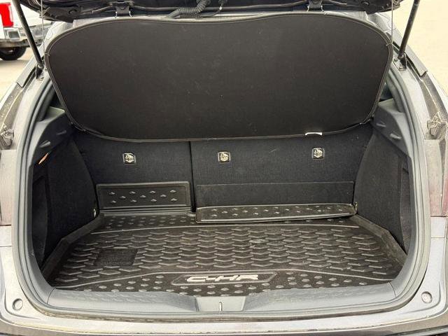 Used 2019 Toyota C-HR LE image 6