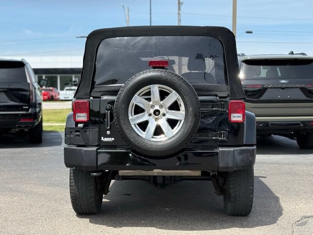 Used 2018 Jeep Wrangler Unlimited Sahara AWD/4WD image 37