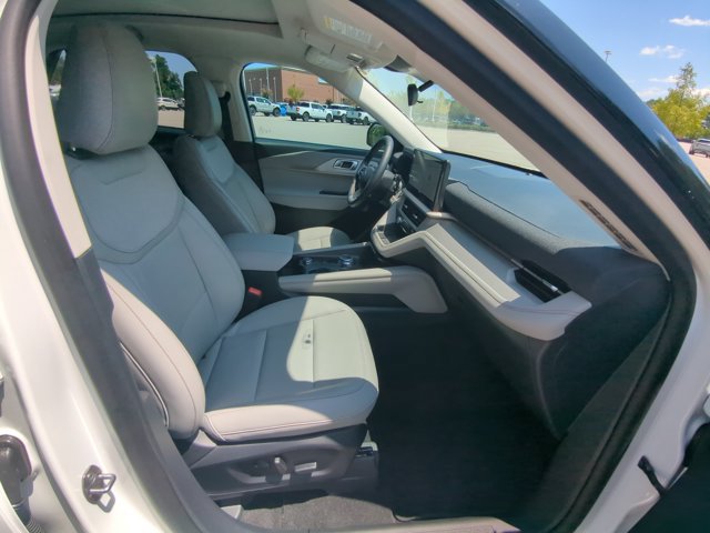 Certified 2025 Ford Explorer Active w/ Active Comfort Package AWD/4WD image 28