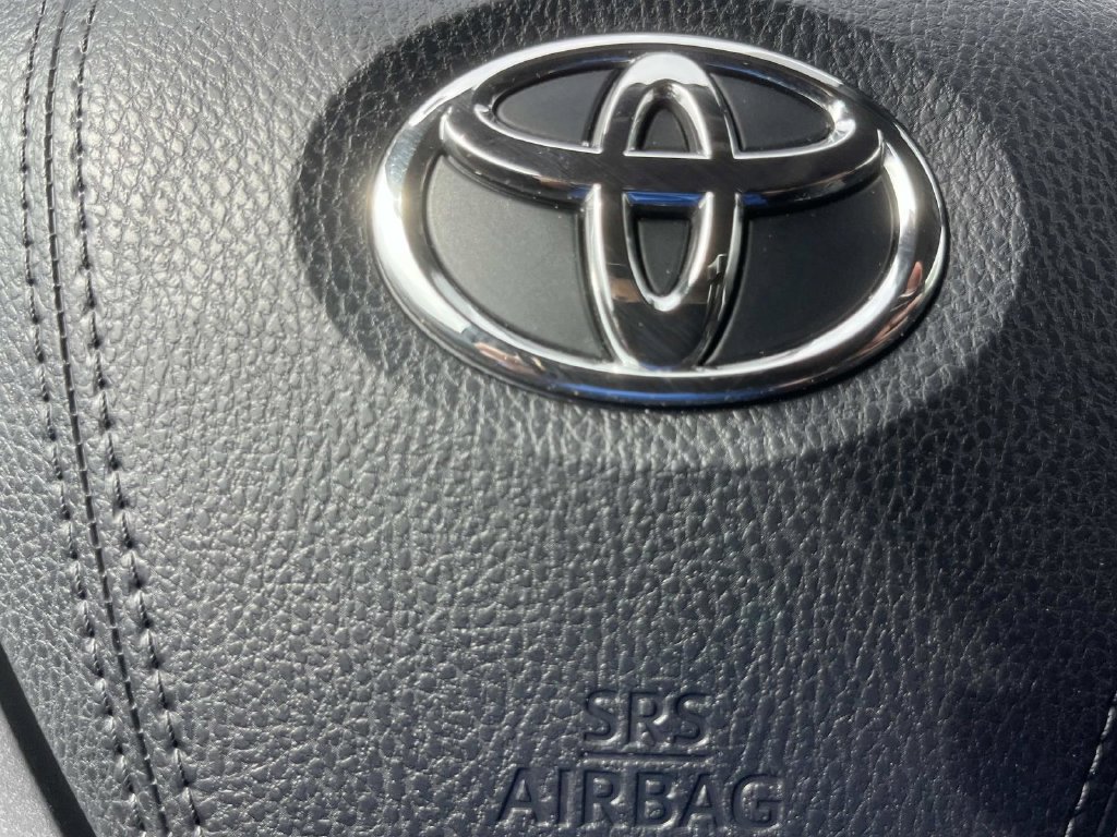 Used 2019 Toyota Highlander XLE FWD image 39