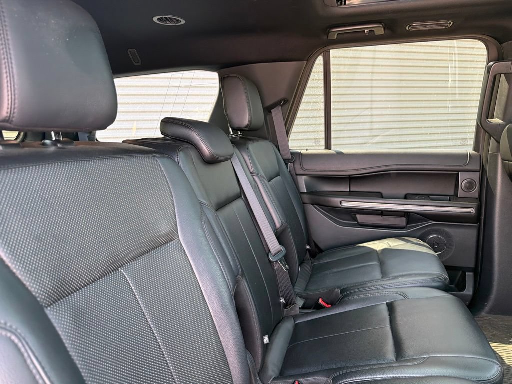 Certified 2018 Ford Expedition XLT w/ Equipment Group 202A AWD/4WD image 18