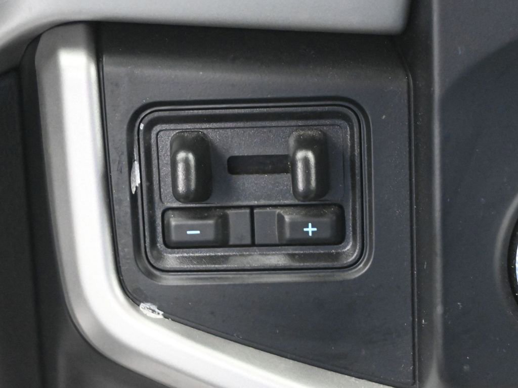 Certified 2023 Ford Expedition XLT image 20