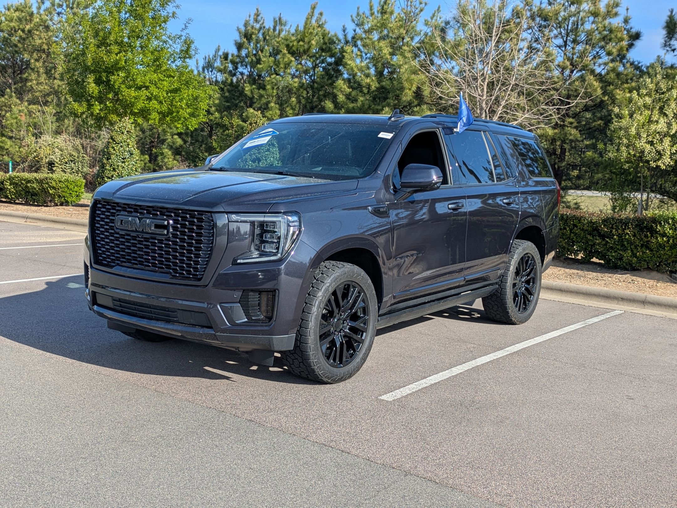 Used 2023 GMC Yukon Denali w/ LPO, Floor Liner Package AWD/4WD image 8