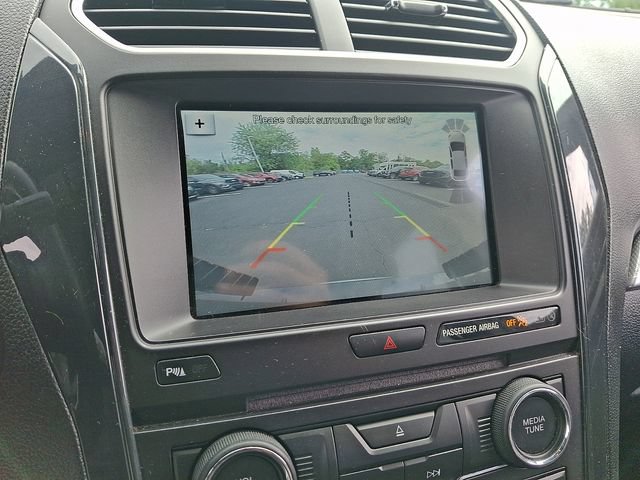 Certified 2017 Ford Explorer XLT w/ Equipment Group 202A AWD/4WD image 29