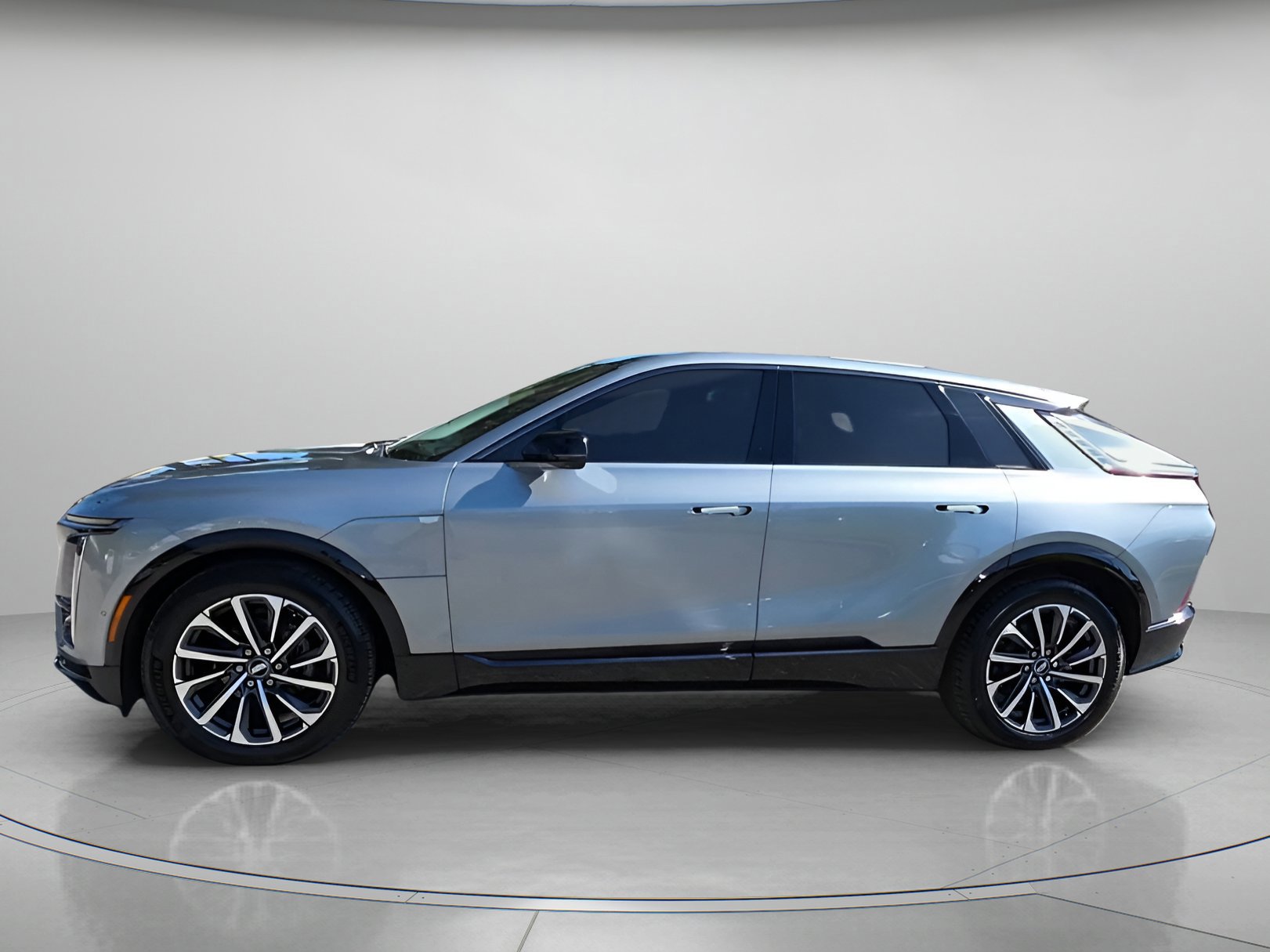 Used 2024 Cadillac Lyriq Sport image 7