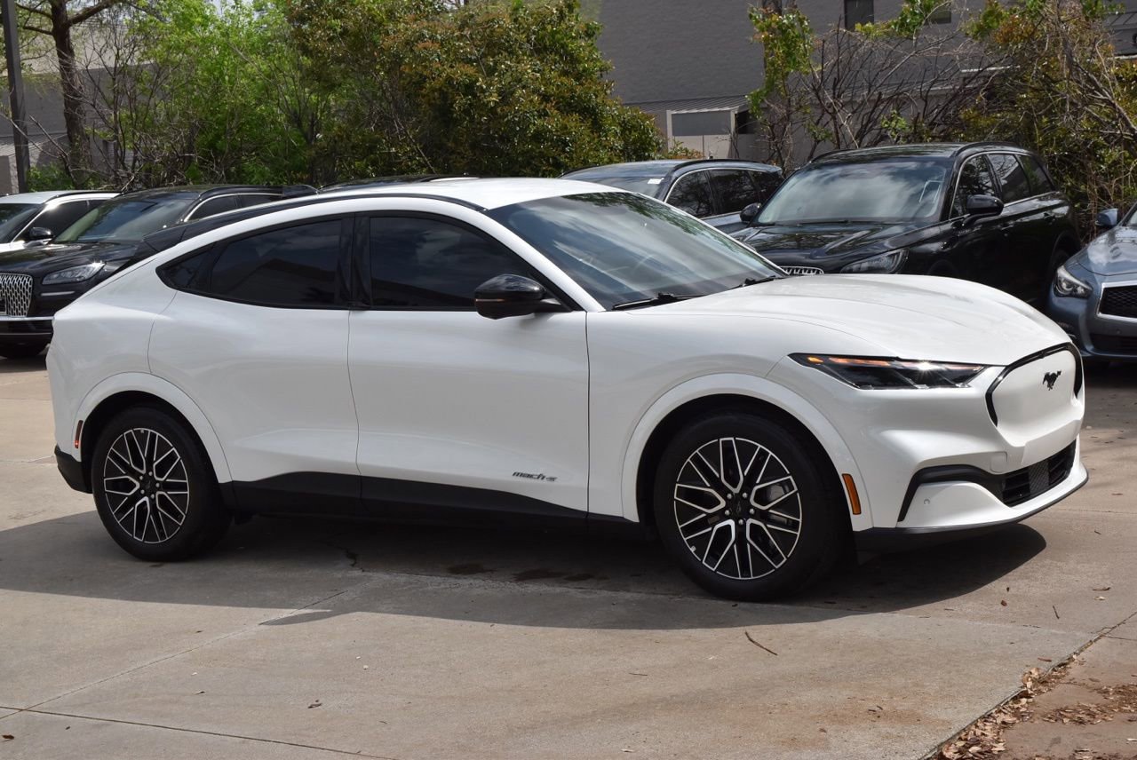 Certified 2025 Ford Mustang Mach-E Premium image 12