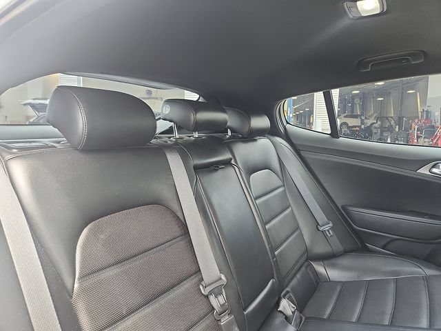 Used 2018 Kia Stinger GT2 RWD image 30
