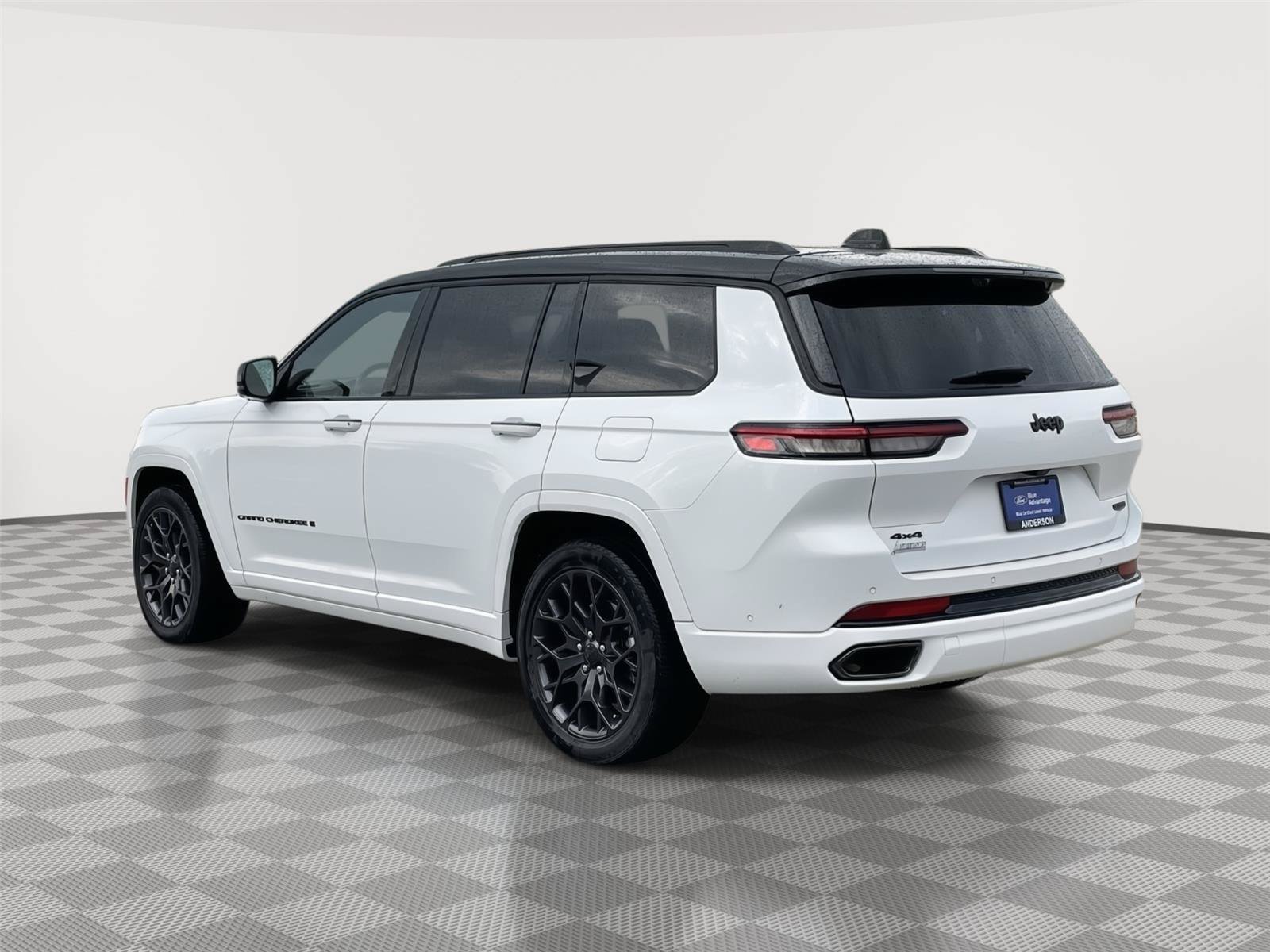 Used 2025 Jeep Grand Cherokee L Summit w/ Advanced Protech Group IV AWD/4WD image 9