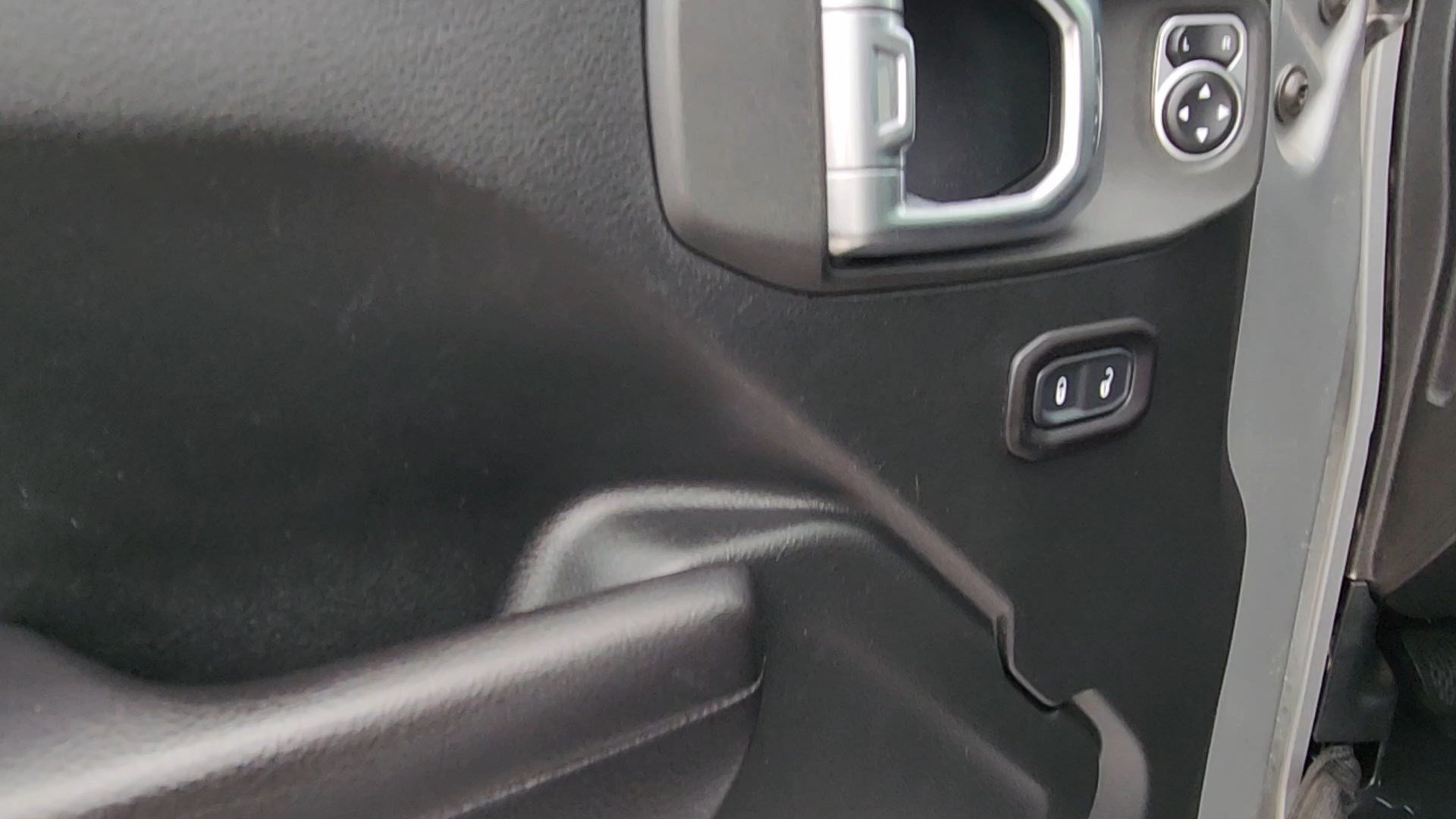 Used 2019 Jeep Wrangler Unlimited Rubicon w/ Cold Weather Group AWD/4WD image 29