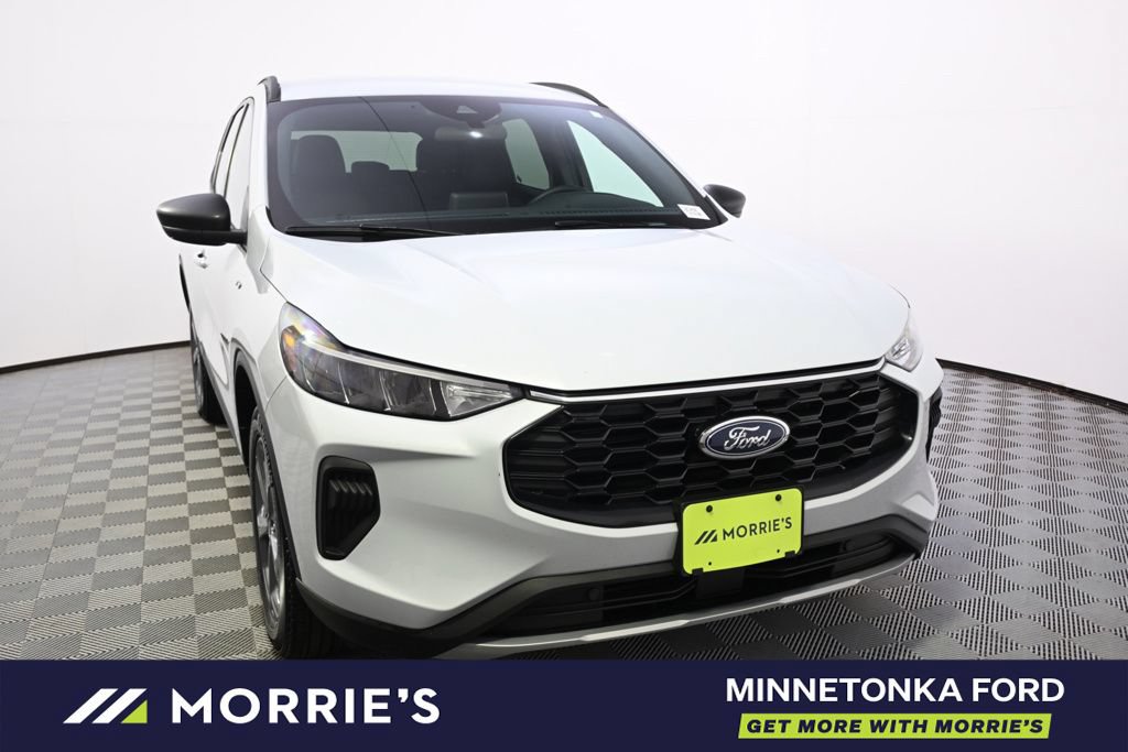 Certified 2025 Ford Escape ST-Line AWD/4WD image 9