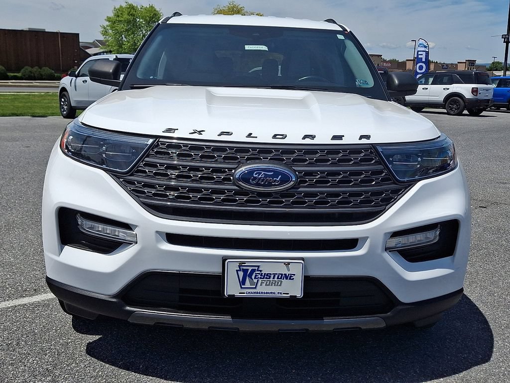 Certified 2021 Ford Explorer XLT w/ Equipment Group 202A AWD/4WD image 2