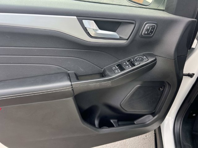 Certified 2023 Ford Escape Platinum w/ Premium Technology Package AWD/4WD image 17