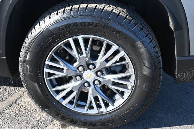 Used 2024 Chevrolet Traverse LS AWD/4WD image 15