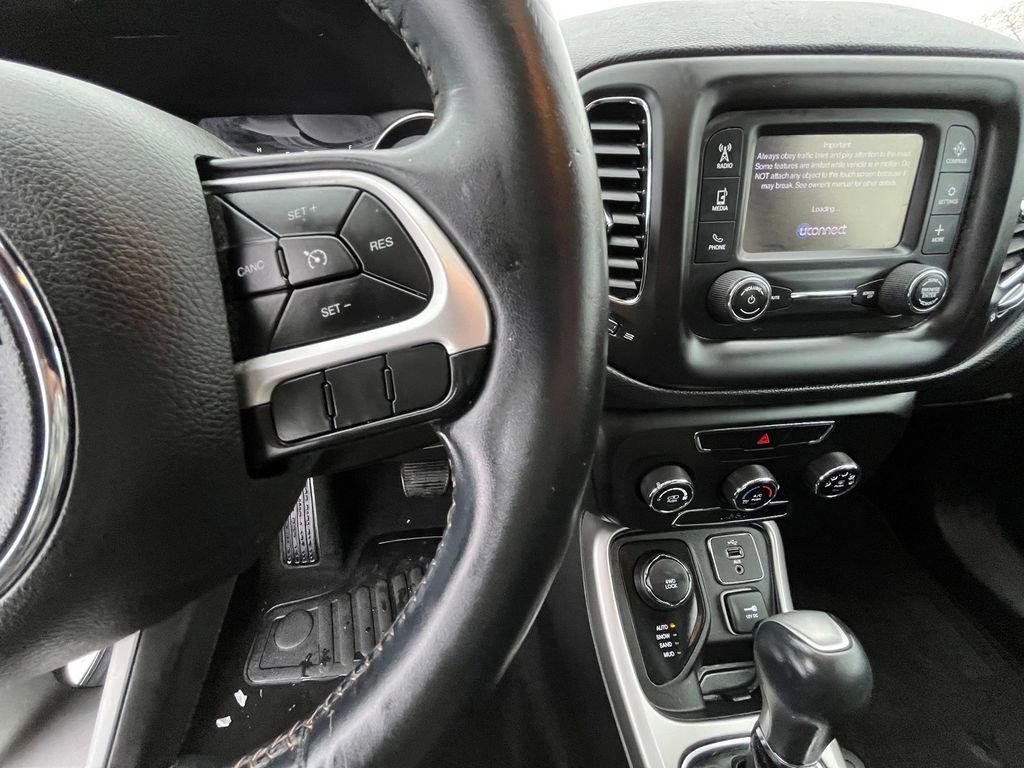 Used 2018 Jeep Compass Latitude image 14