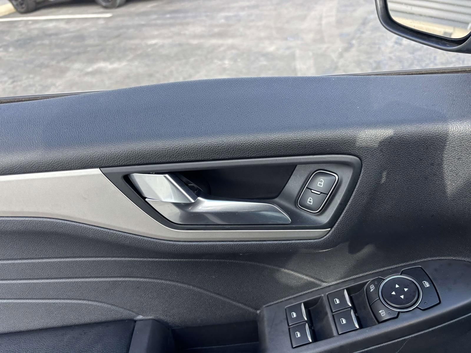 Certified 2021 Ford Escape SE w/ SE Sport Appearance Package image 14