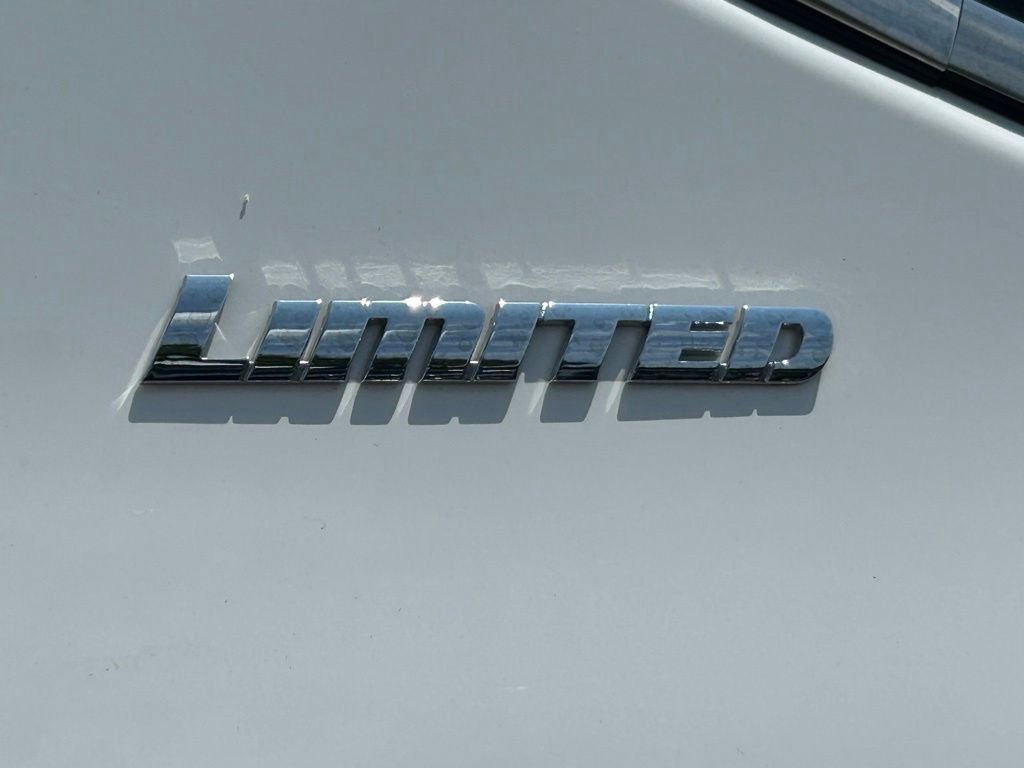 Used 2024 Toyota Tundra Limited AWD/4WD image 22
