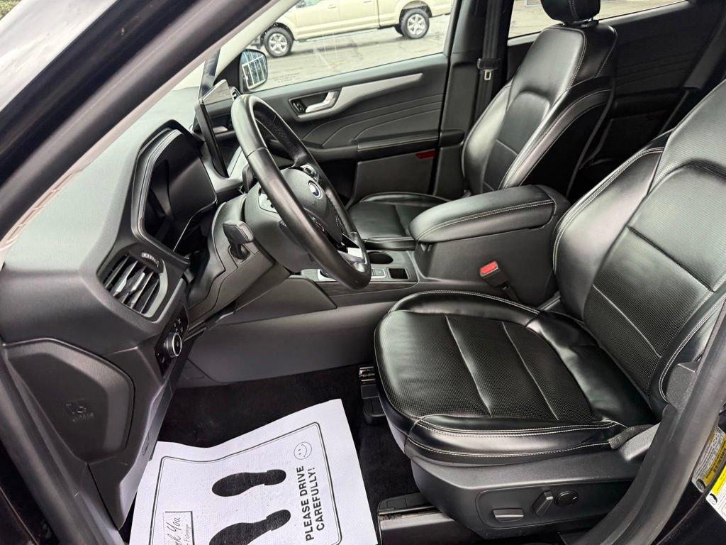 Certified 2024 Ford Escape Platinum AWD/4WD image 20