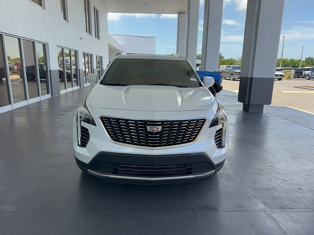 Used 2023 Cadillac XT4 Premium Luxury w/ Technology Package FWD image 3