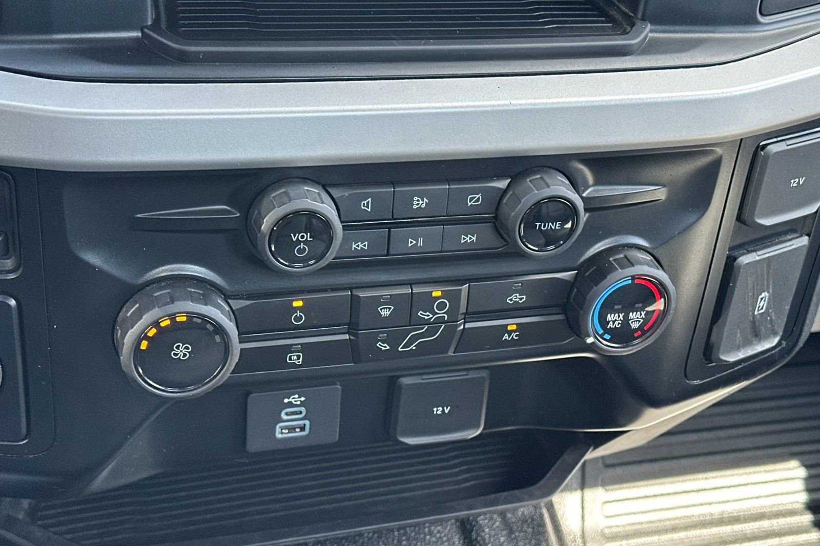 Certified 2024 Ford F250 XL w/ XL Chrome Package image 17