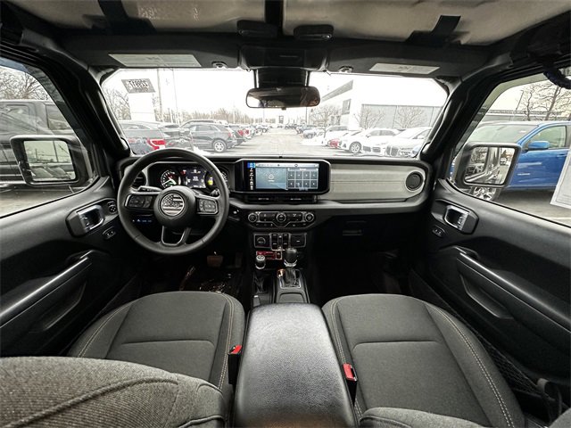Used 2024 Jeep Wrangler Unlimited image 16