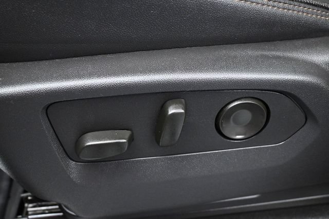 Used 2025 Chevrolet Suburban High Country AWD/4WD image 12