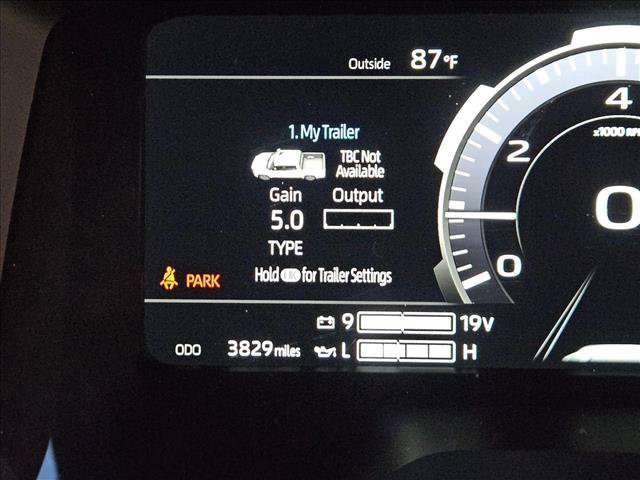Used 2026 Toyota Tundra Limited AWD/4WD image 11
