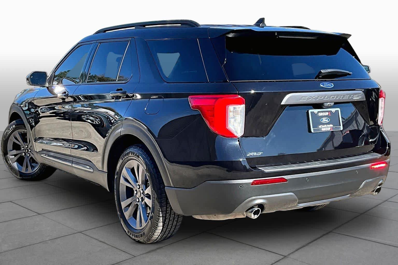Certified 2023 Ford Explorer XLT w/ Equipment Group 202A RWD image 12
