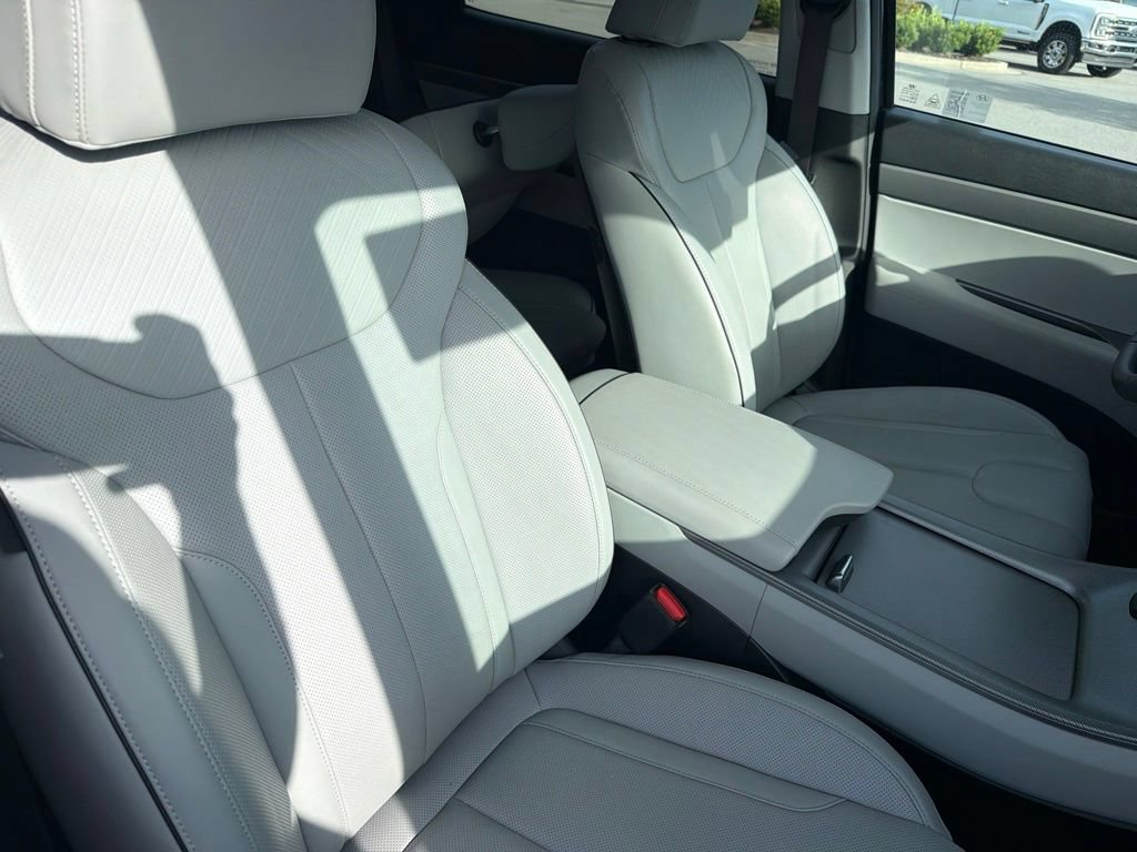 Used 2025 Hyundai Palisade SEL FWD image 31