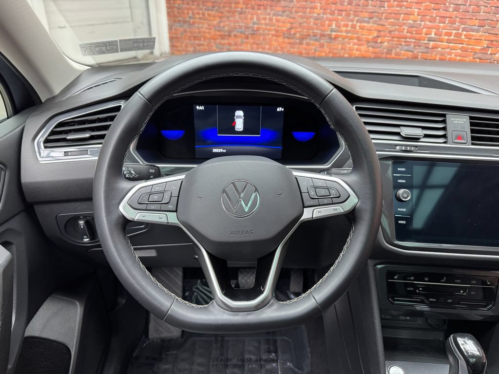 Used 2022 Volkswagen Tiguan SE AWD/4WD image 14