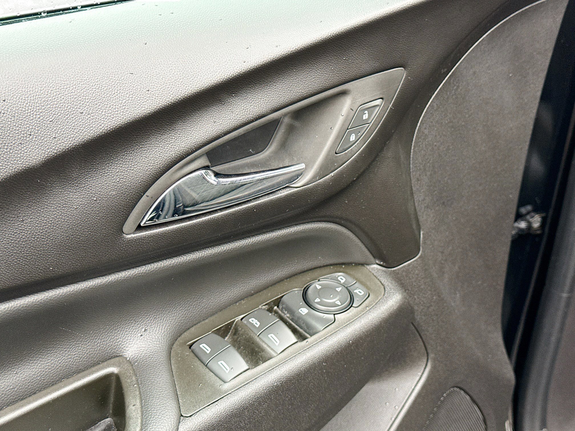 Used 2024 Chevrolet Equinox LT image 11