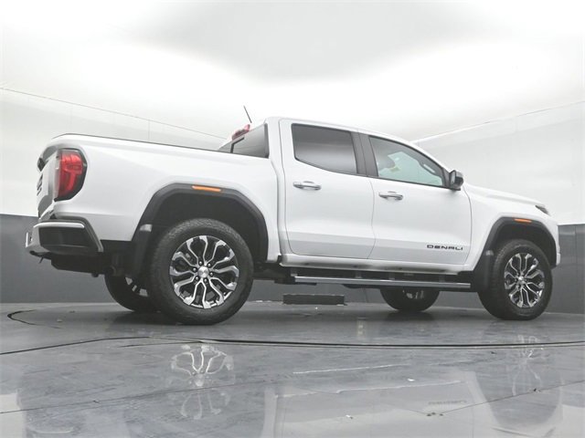Used 2023 GMC Canyon Denali image 14