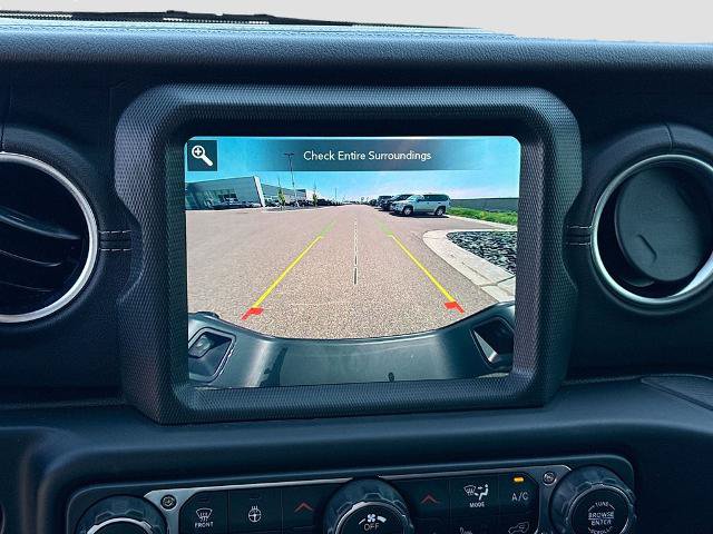 Used 2021 Jeep Gladiator Overland w/ Popular Equipment Package AWD/4WD image 12