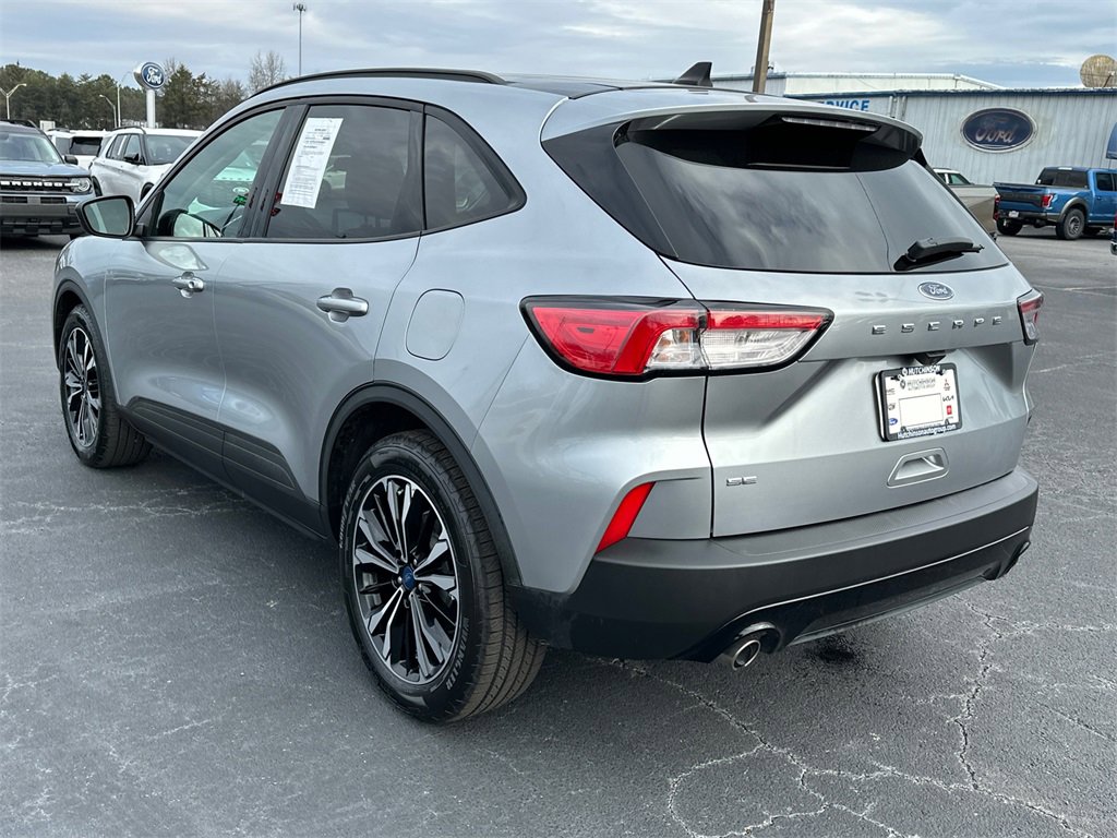 Certified 2022 Ford Escape SE w/ SE Sport Appearance Package image 5
