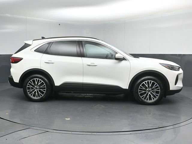 Certified 2024 Ford Escape SE w/ PHEV Premium Package image 16