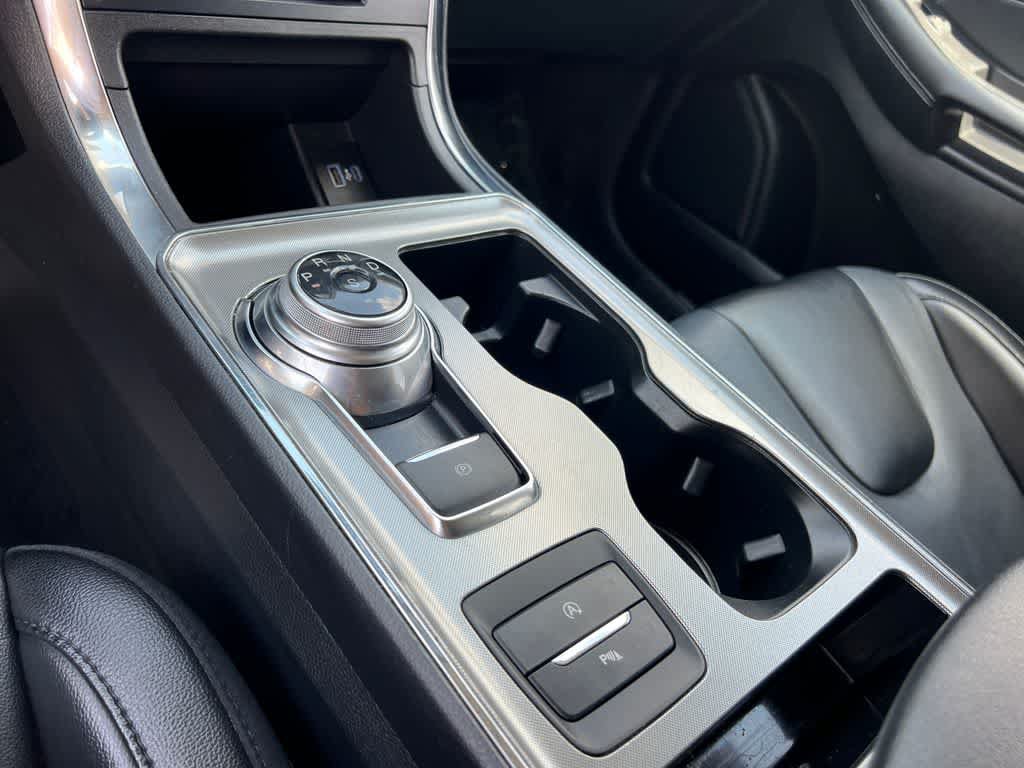 Certified 2022 Ford Edge Titanium AWD/4WD image 32