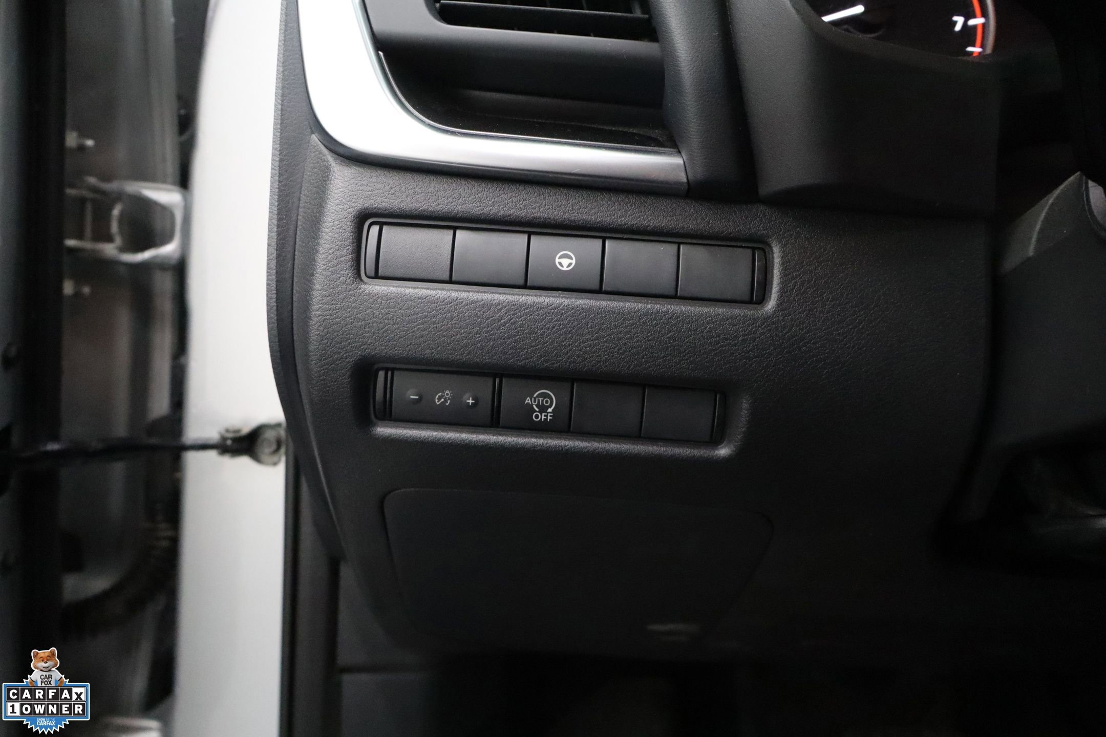 Used 2023 Nissan Rogue SV image 15