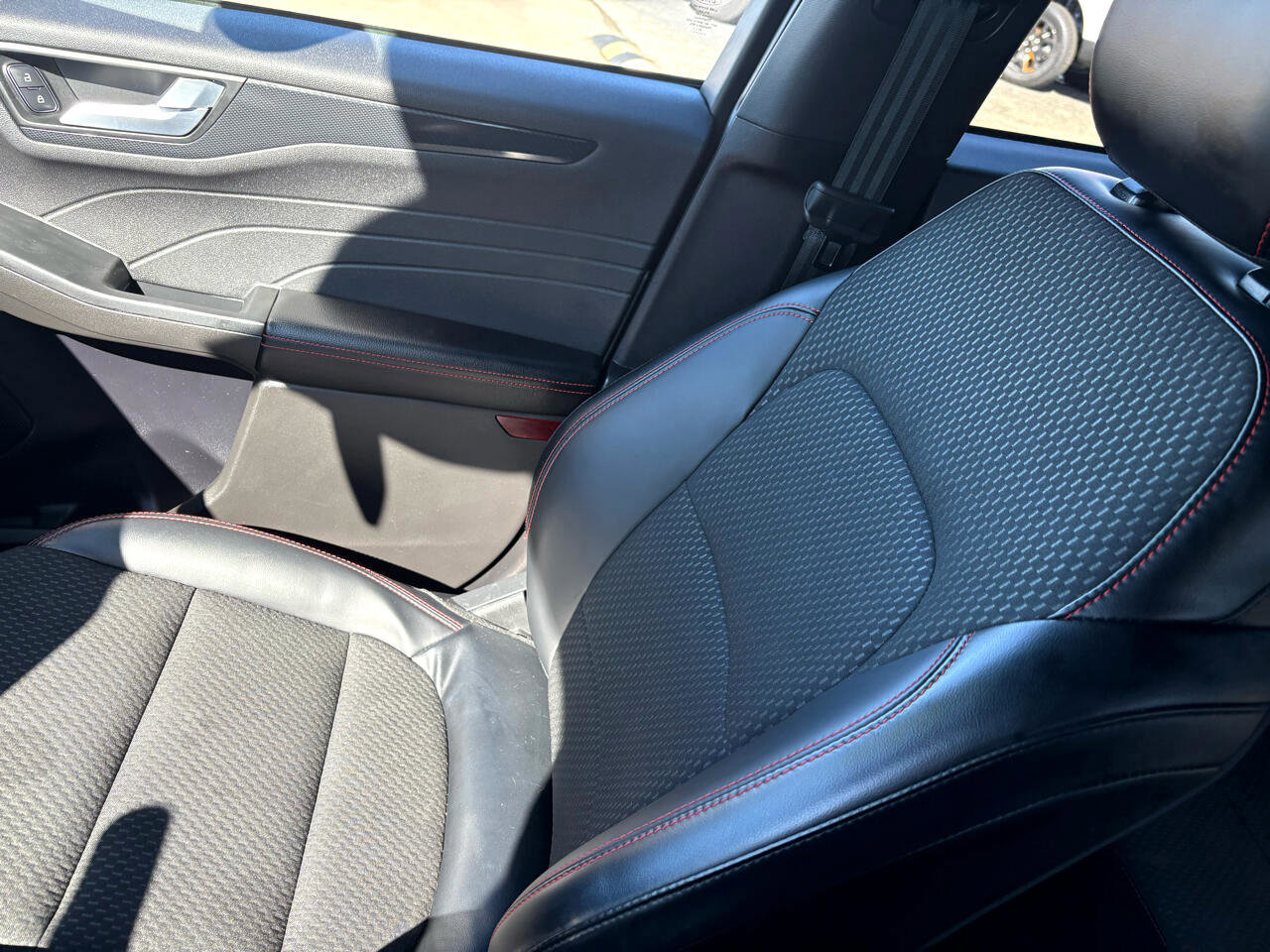 Certified 2024 Ford Escape ST-Line image 18