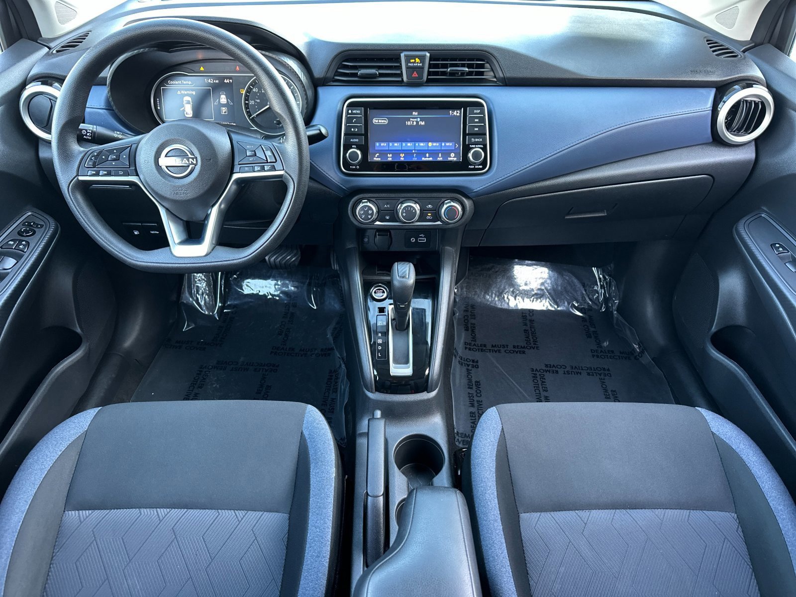 Used 2023 Nissan Versa SV image 12