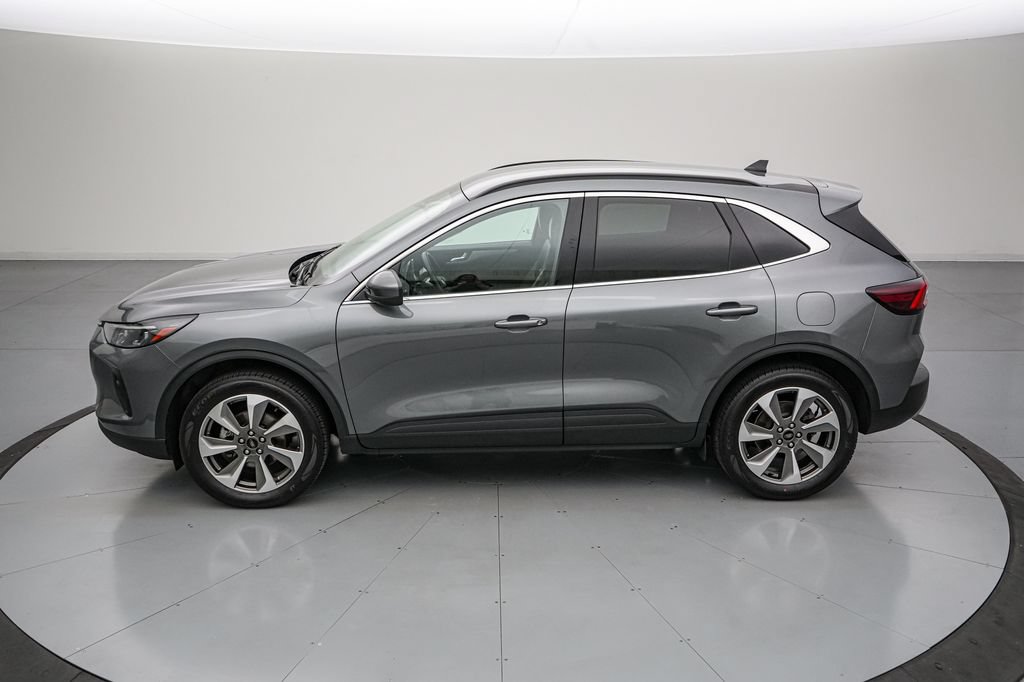 Certified 2025 Ford Escape Platinum AWD/4WD image 7