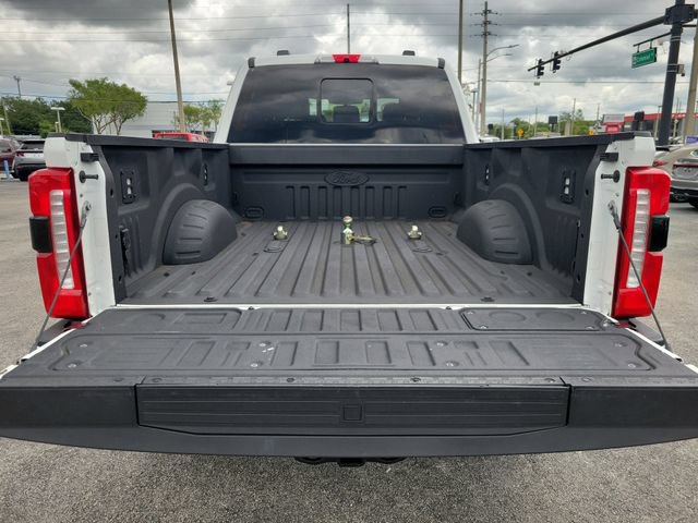 Certified 2024 Ford F250 Lariat w/ Lariat Ultimate Package AWD/4WD image 8