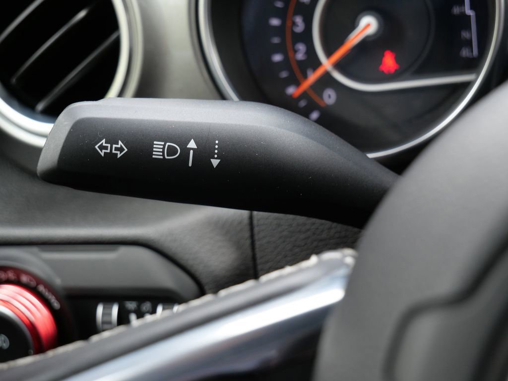 Used 2019 Jeep Wrangler Unlimited Sahara w/ Cold Weather Group AWD/4WD image 25