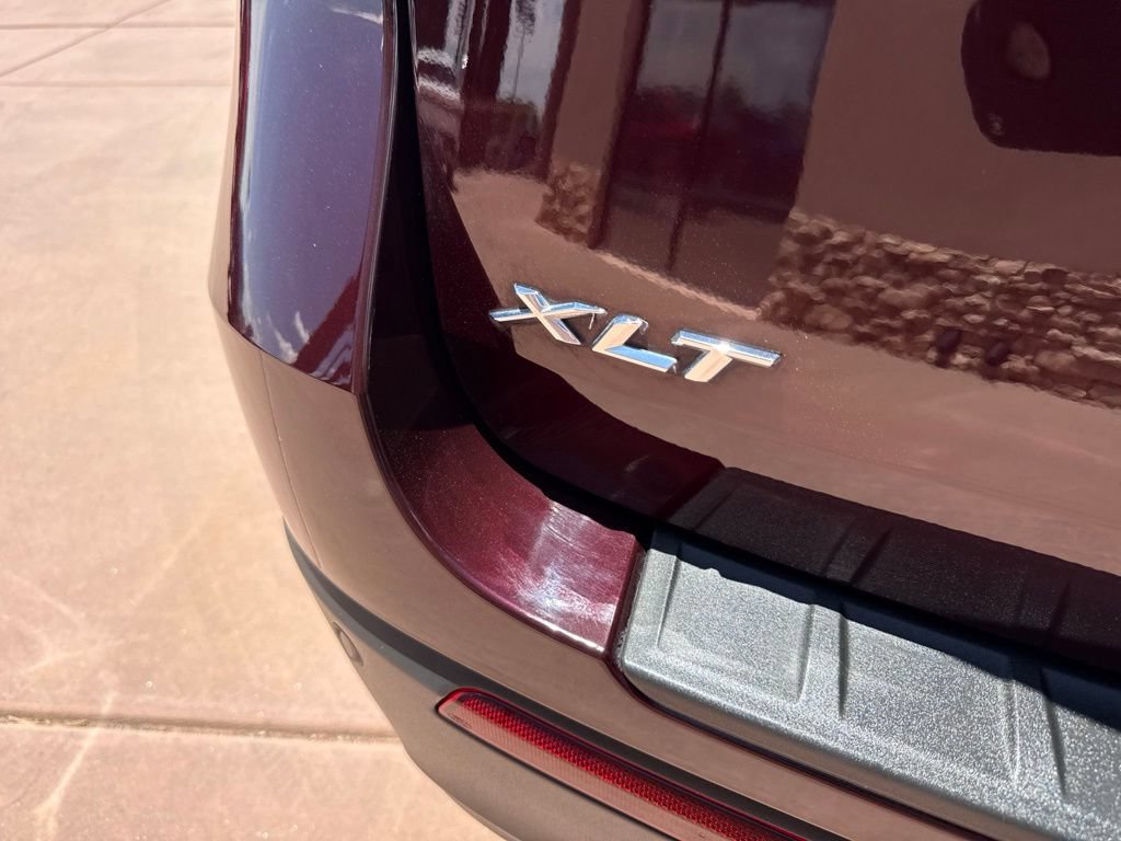 Certified 2022 Ford Explorer XLT RWD image 7