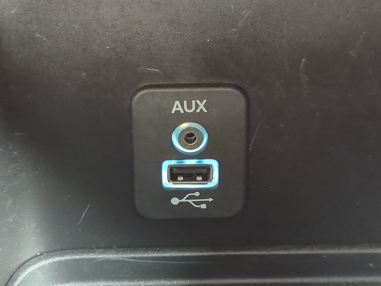 Used 2019 Dodge Journey SE w/ Connectivity Group FWD image 19