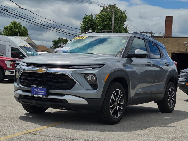Used 2025 Chevrolet TrailBlazer LT AWD/4WD image 8