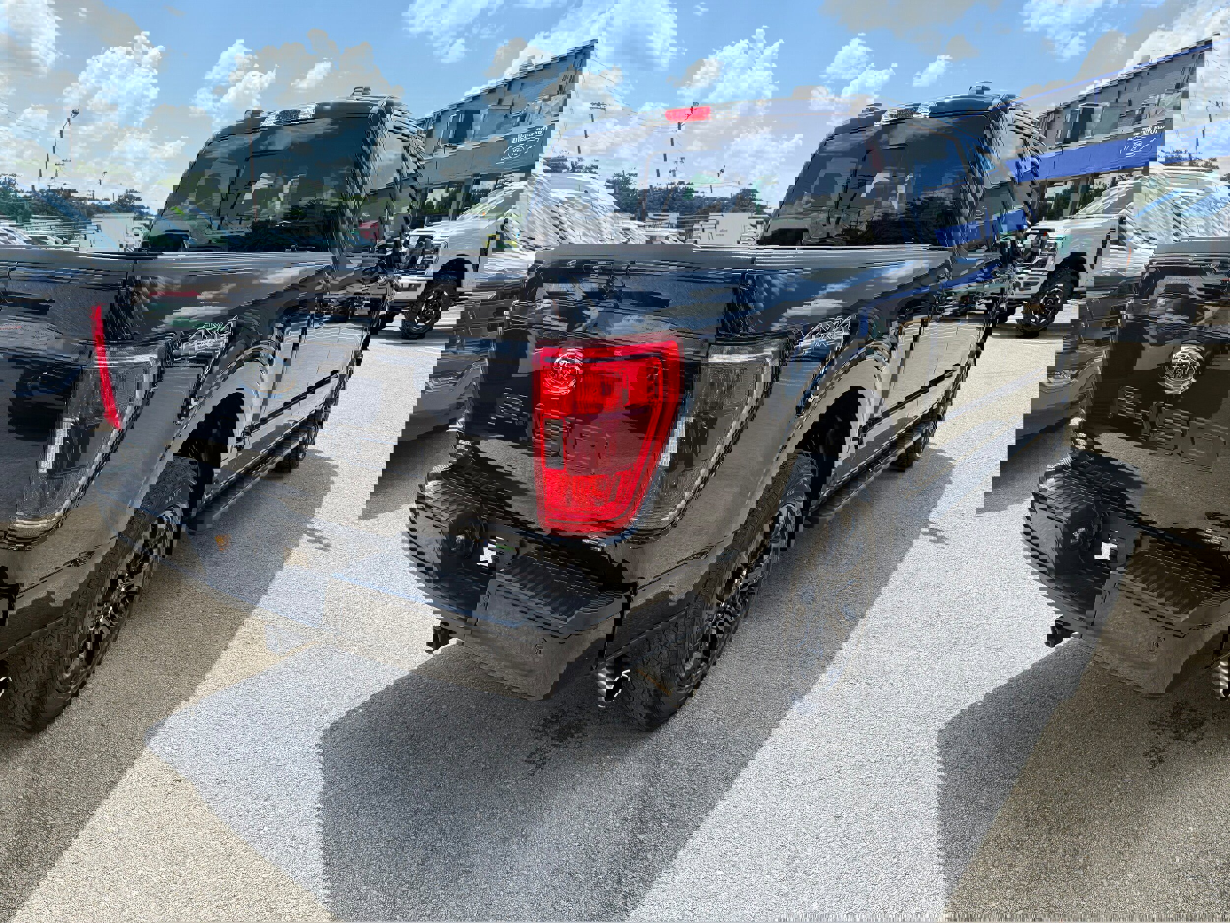 Certified 2022 Ford F150 XLT w/ Equipment Group 302A High image 7